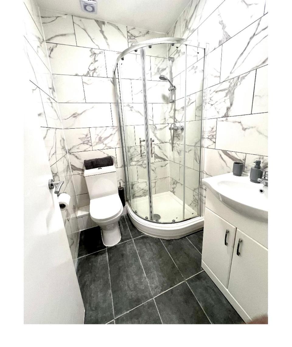 Central Locations 1 Bed Apartments Sleeps 4 London Exterior foto